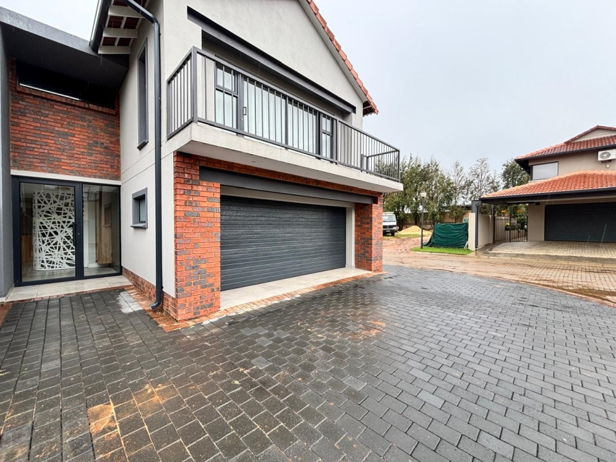 4 Bedroom Property for Sale in Grimbeeck Park North West